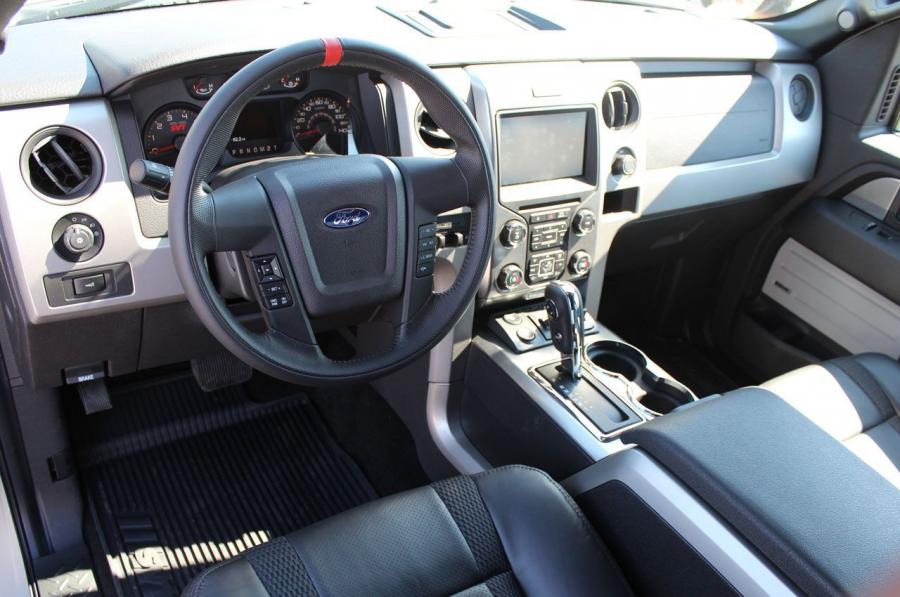  Ford F-150 SVT Raptor 2013 года  (фото 19 из 45)